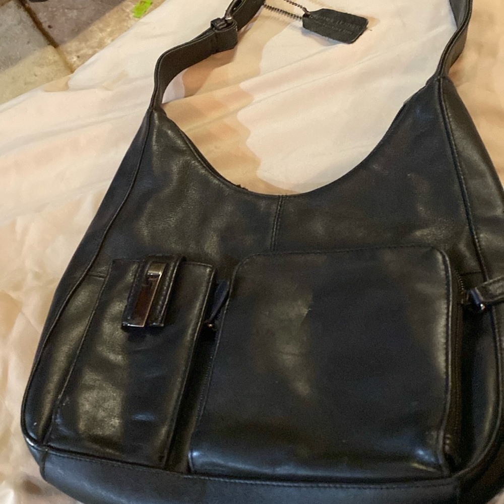 Nice Leather Handbag Black Practical Chic Sleek Vacation Shopping Purse
